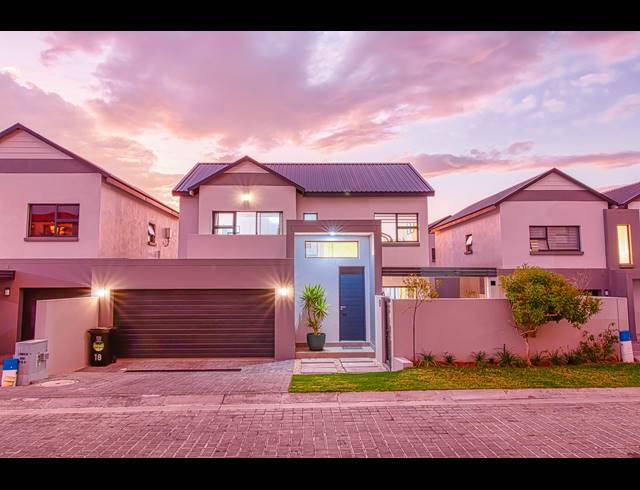 3 BEDROOM FREEHOLD TO LET IN BROADACRES